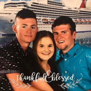 Meet your Posher, Lori